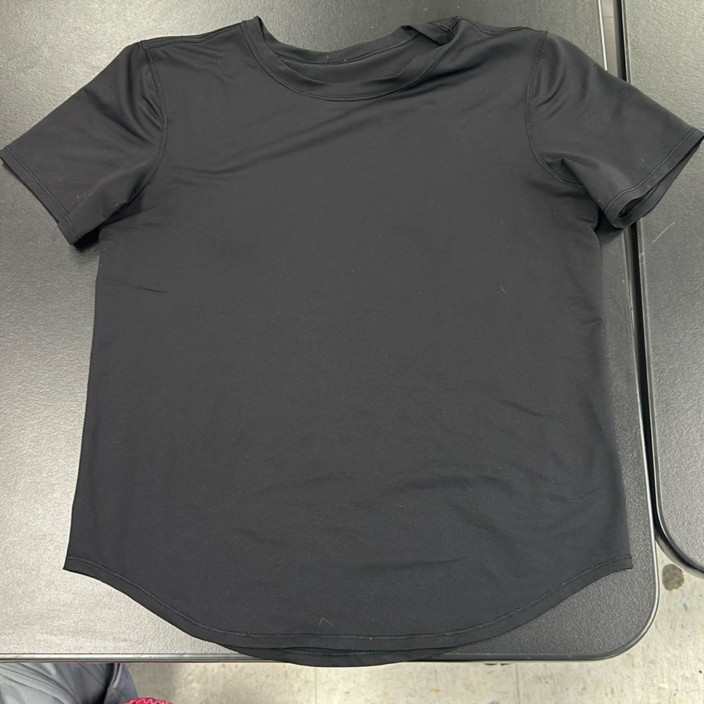 breathable lulu shirt size 4